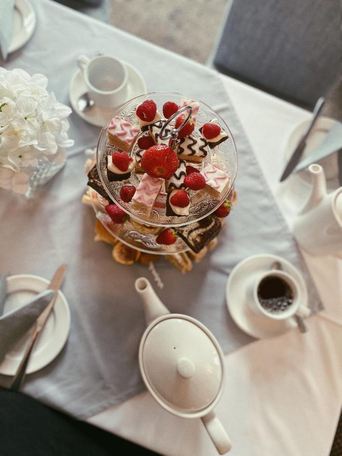 Newtown House Hotel Саут Хейлинг Екстериор снимка